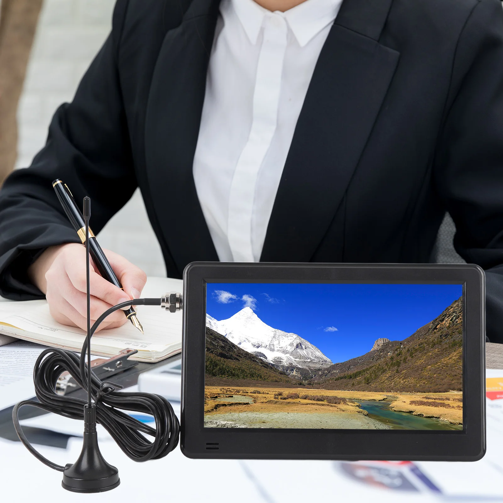 Small Digital TV 6 Inch Rechargeable Color LED Digital Television Radio Support High Sensitivity Tuner for Camping