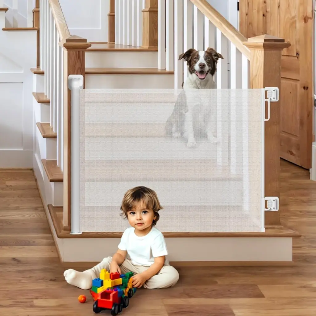 Retractable Baby Gate Space-Saving Pet Gate 34.8″ in Height & Extends up to 70.8″ in Width One-Handed Use for Stair Doorway