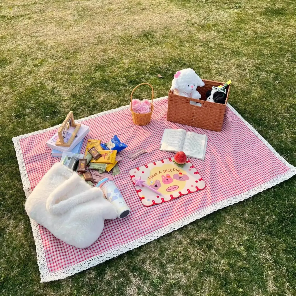 Thiened Portable Cheered Picnic Mat Spring Outing Outdoor Lawn Cam Beach ass Mat Foldable Cam Travel Supplies