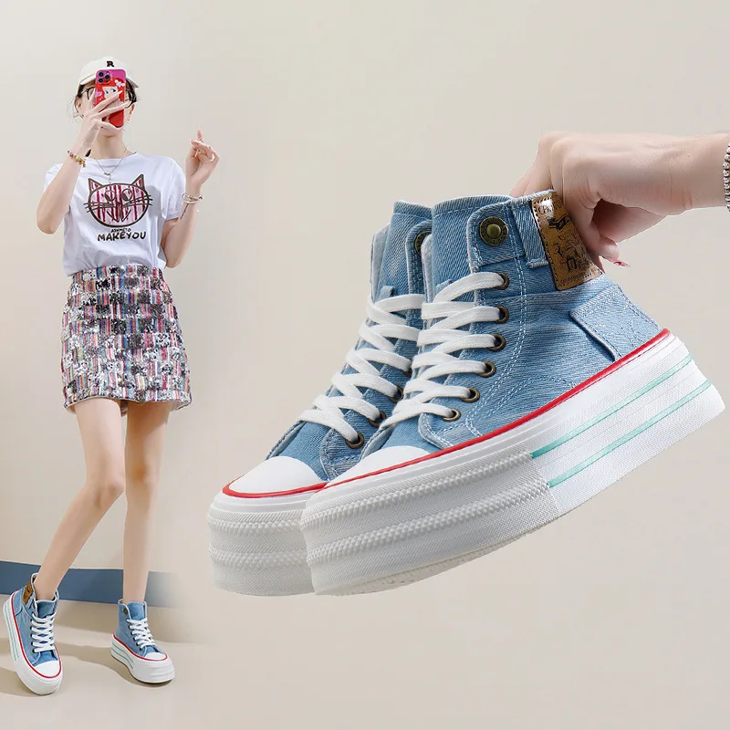 2024New Korean Canvas Shoes for Female Students Thick Bottom Casual Skateboarding Shoes Lightweight and Comfortable Sports Shoes