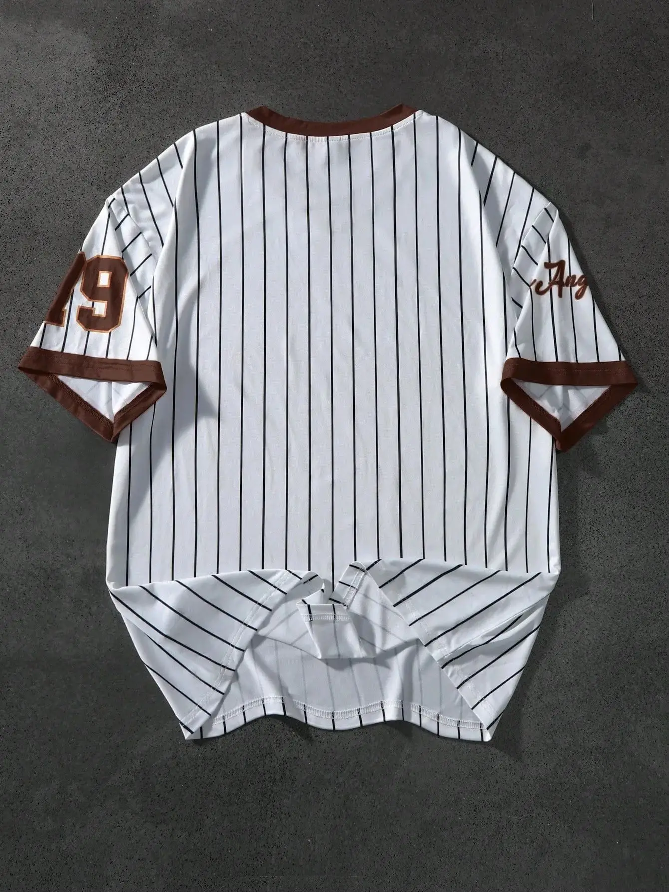 2025 summer new V-neck T-shirt Men's sports printed T-shirt V-neck short-sleeved T-shirt retro baseball chic