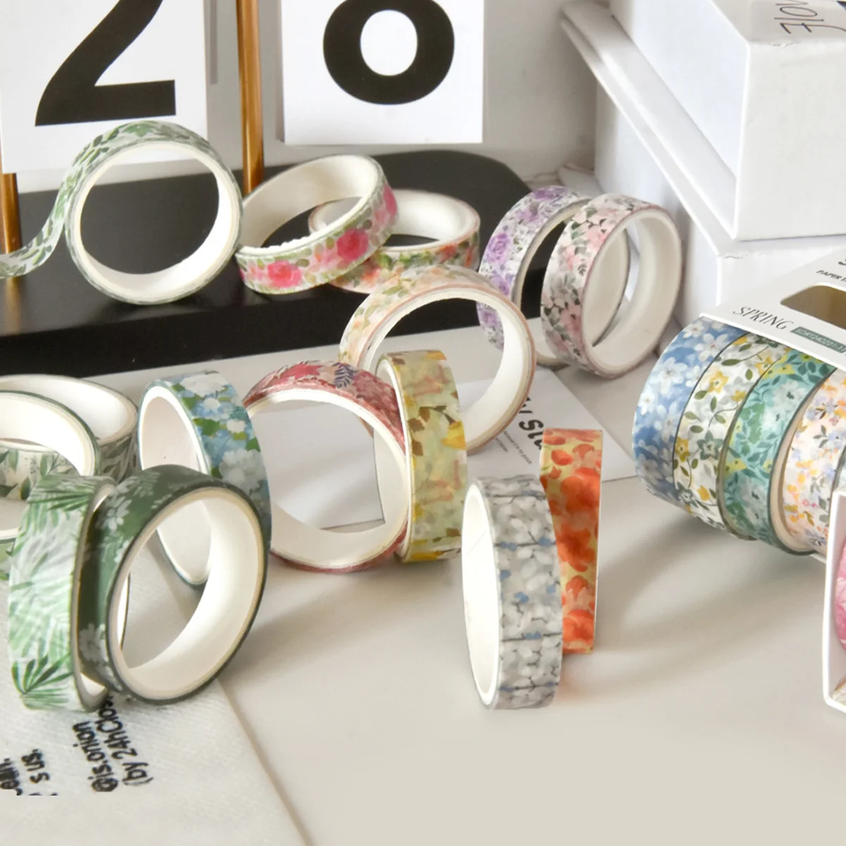 5 rolls of boxed romantic flower handbook tape, cute DIY fresh decorative washi tape for students, a must-have gift for students