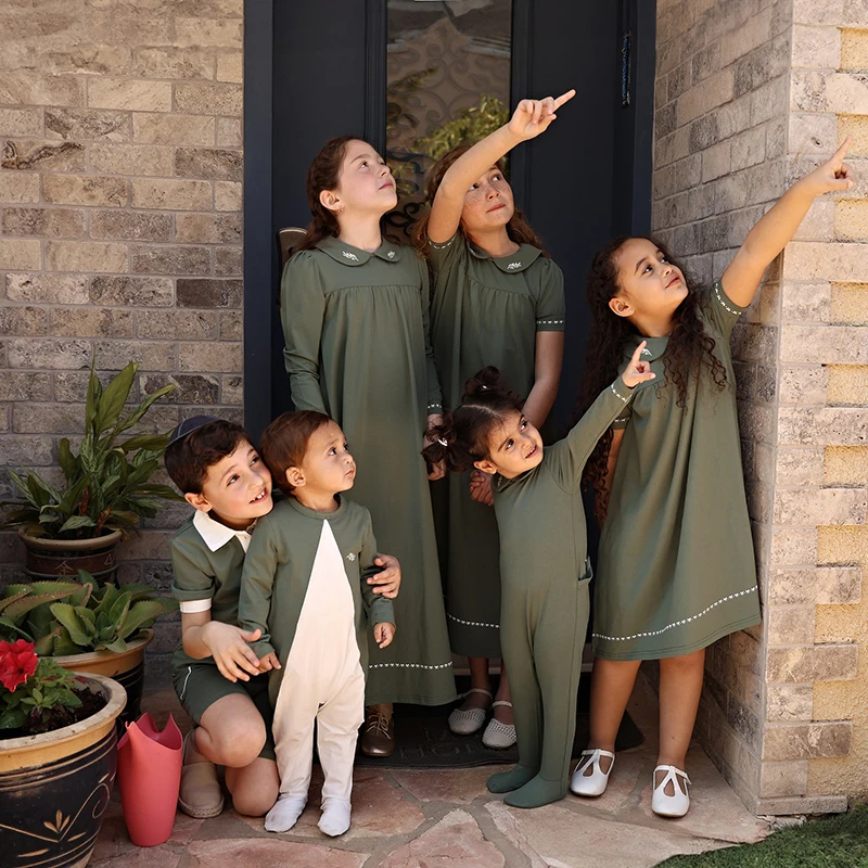 AA-SS26 Shabbos Robe Set Green Beige Family Matching Kids Clothing Bow Olive Leaf Printed Dresses Boys Sets Baby Romper