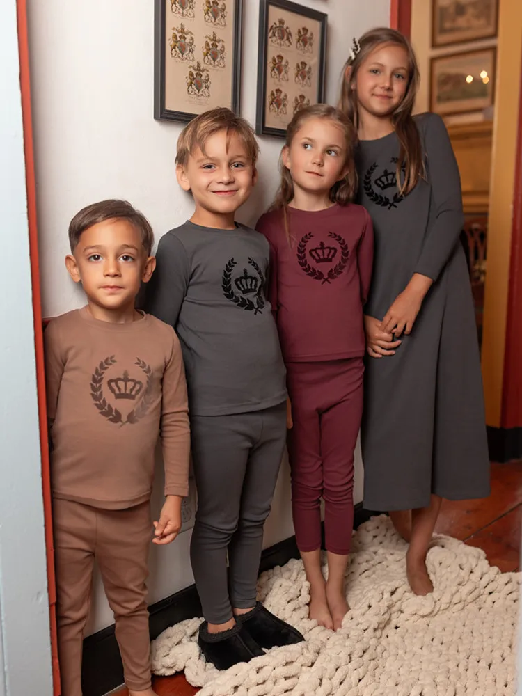 AP 2025 AW Royal velvet crown cotton pj children fashion family matching clothes kids boys girls autumn winter casual clothing