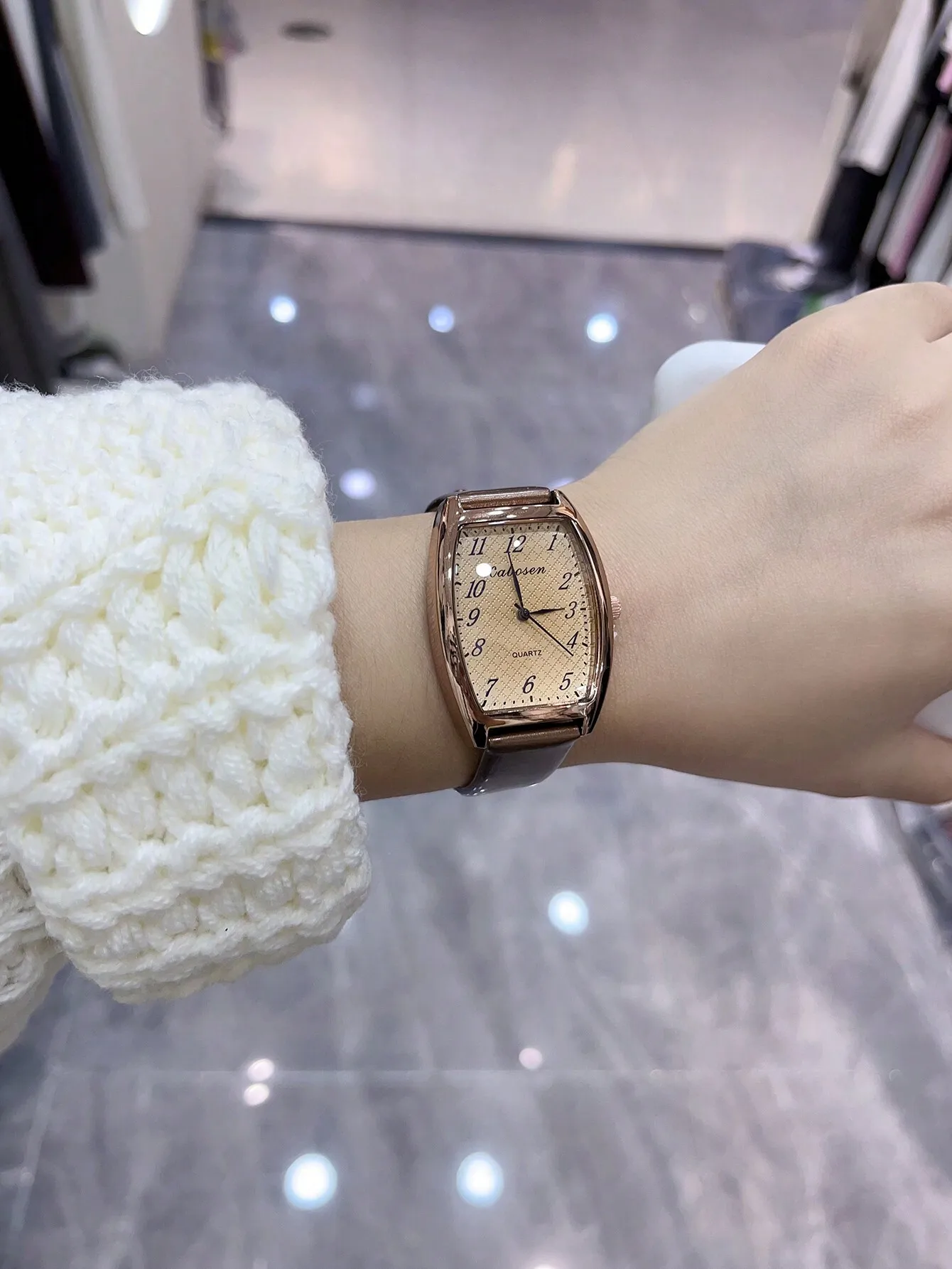 Barrel-Shaped Quartz Wristwatch for Women, Rose Gold Case with Brown Leather Strap