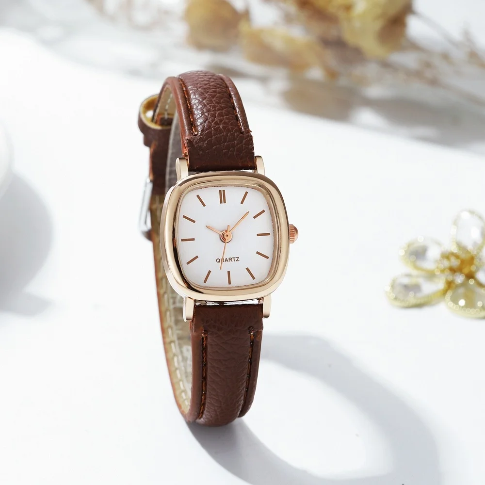 Fashion Small Dial Women Quartz Watch Ladies Simple Leather Band Wristwatches（Without Box）