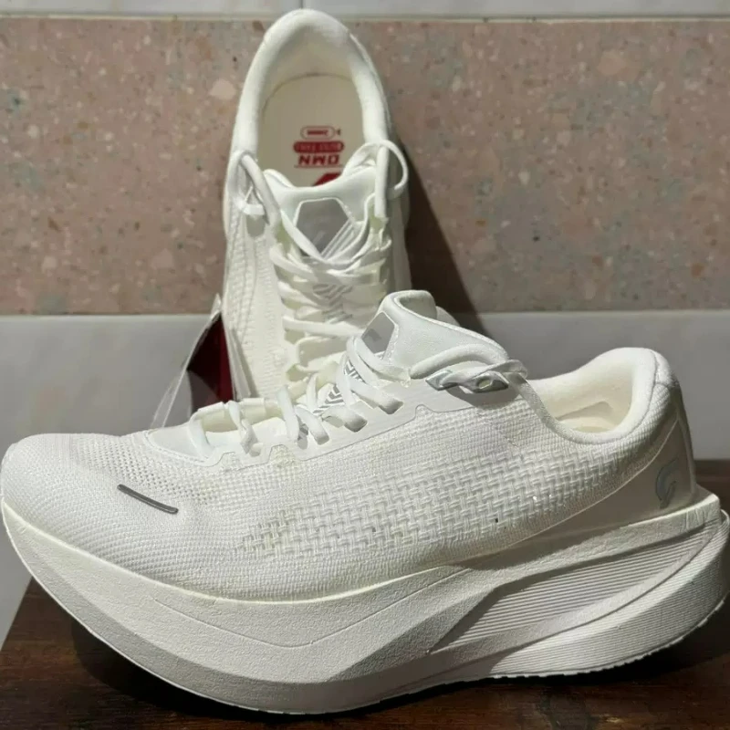 Luxury Brand Walking Jogging Shoe Unisex Breathable Sports Shoes For Men Women Designer Carbon Plate Running Shoes Couples