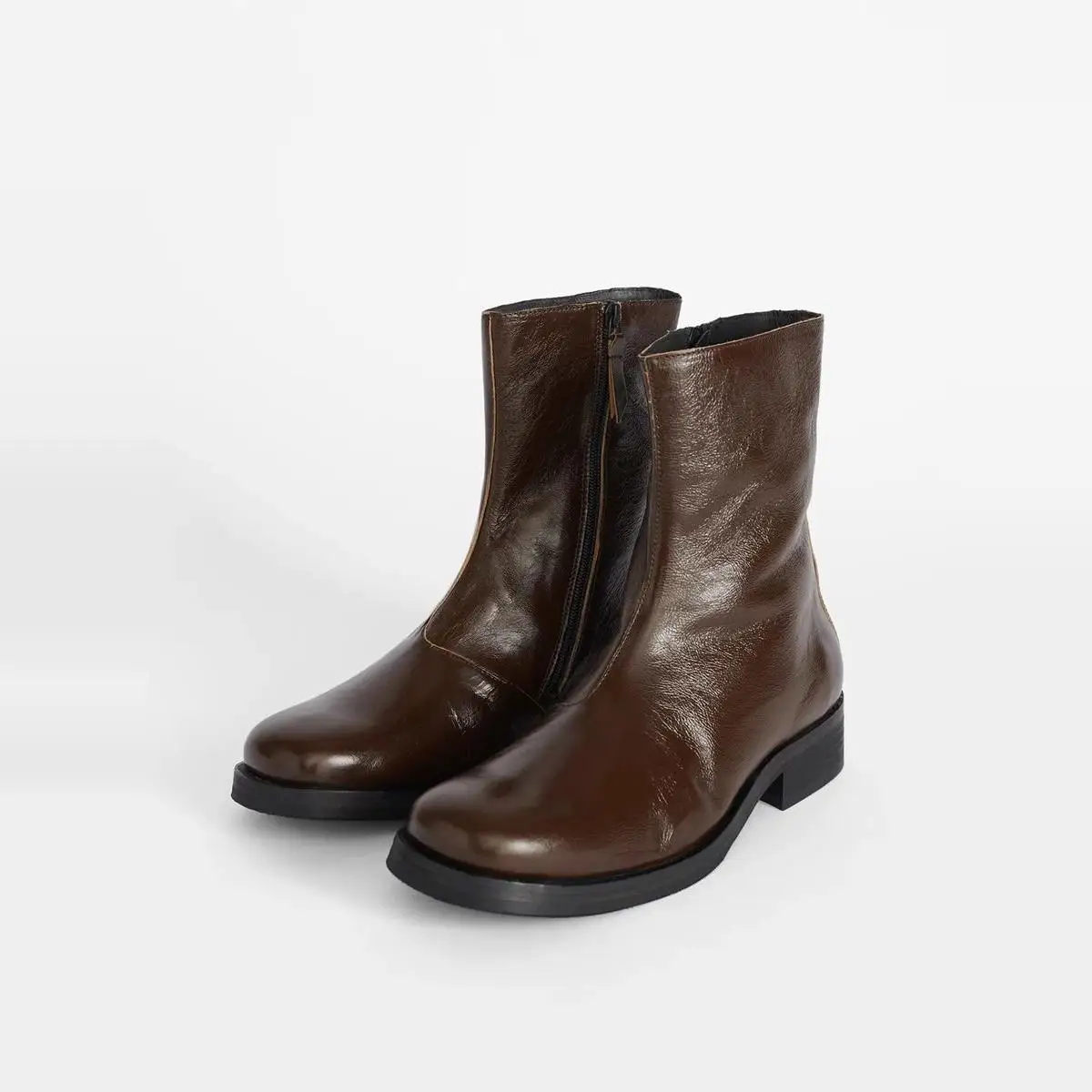 Minimalist High-Top Chelsea Boots Unisex Short Boots Retro Style Zipper Closure Wear-Resistant Rubber Sole for Winter