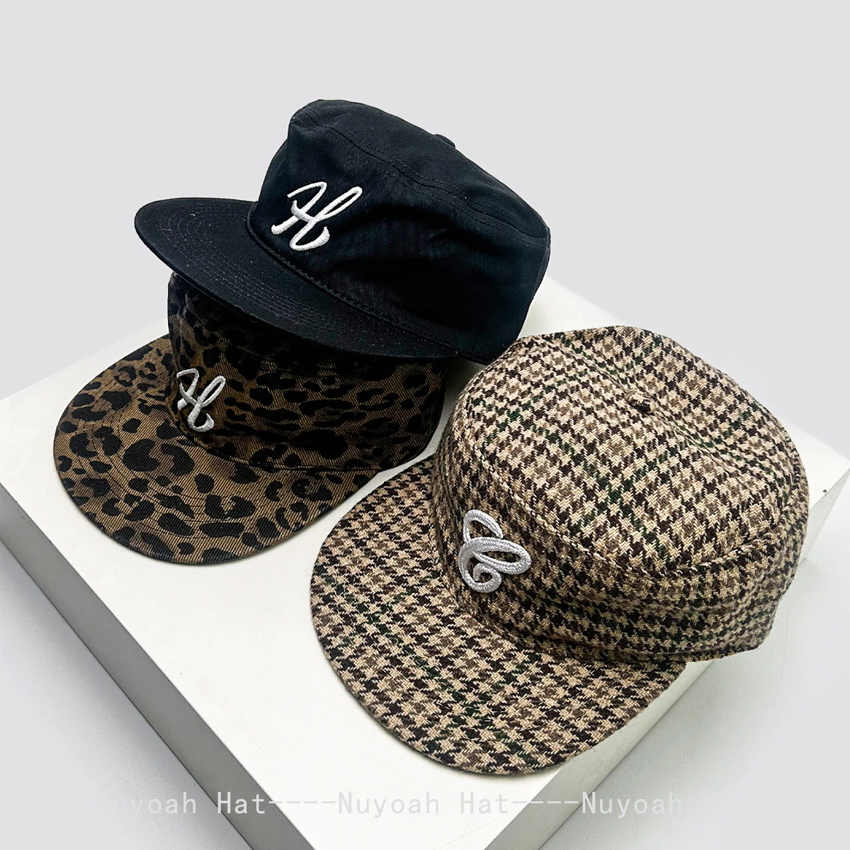 New Men Women Retro Letters Thousand Bird Leopard Print Baseball Hats Sunshade Flat Top Versatile Personal Peaked Caps Fashion