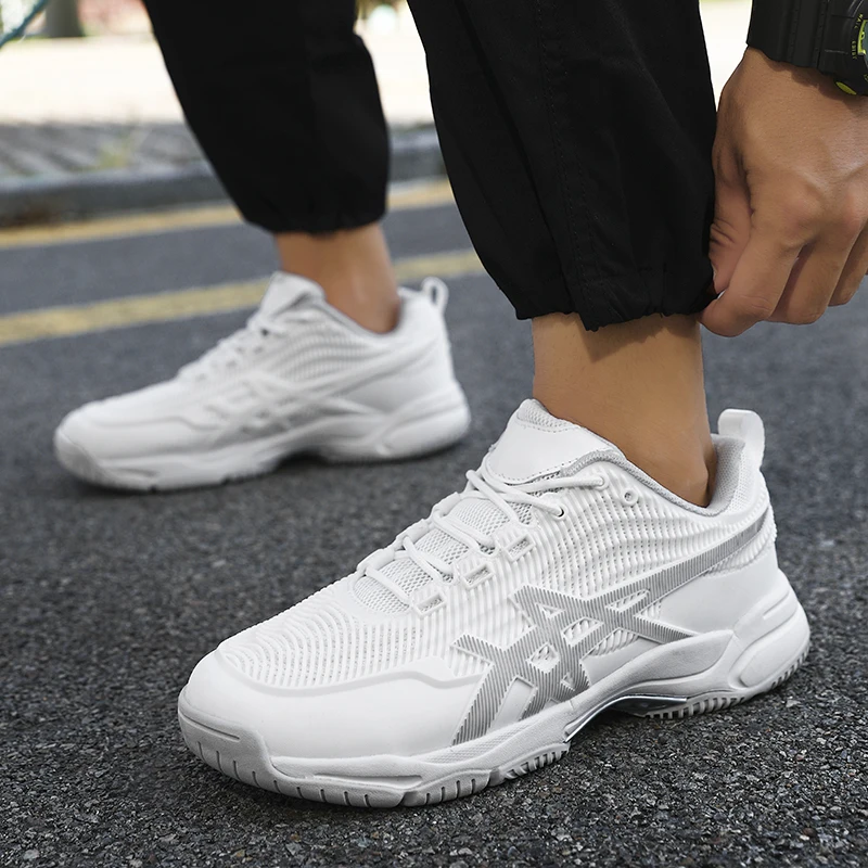 New badminton shoes Men's shoes professional tennis sports shoes breathable wear resistant volleyball shoes women