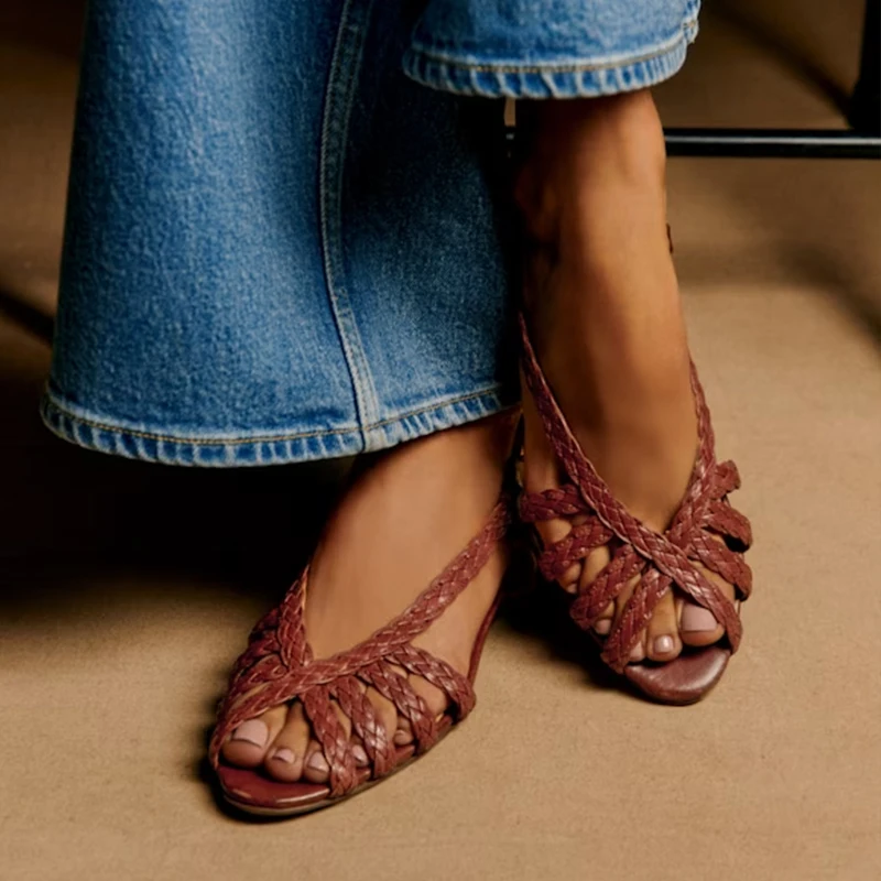 Rena Cenuoilla Summer 2026 Vintage Woven Open-Toe Women's Leather Sandals Hollow Flat Bottom Fashionable Pointed Toe