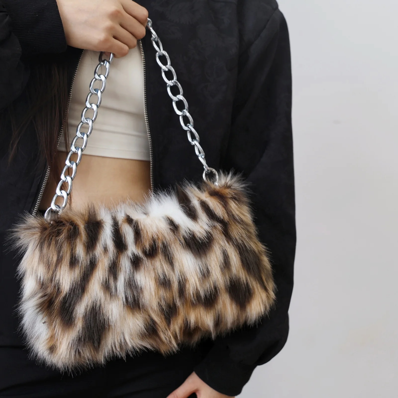 Luxury Leopard Design Plush Underarm Bag for Women Winter Faux Furry Chain Shoulder Bags Female Furry Dinner Purse Handbags