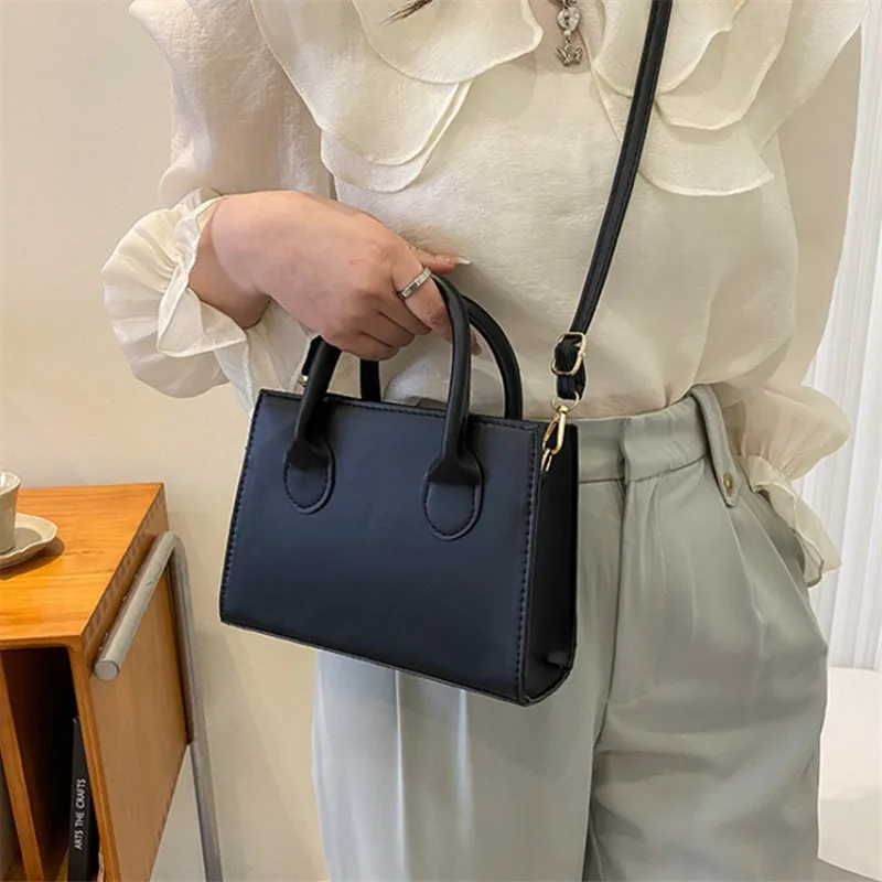 Versatile Black Small Square Bag Fashion Version Simple Tote Bag Women's Daily Single Mobile Phone Handbag Shoulder Cross Bags
