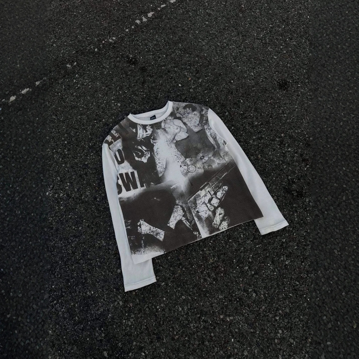 Vintage Washed Graphic Print Waffle Knit Long Sleeve Top Women 2026 White Black Oversized Y2K Streetwear