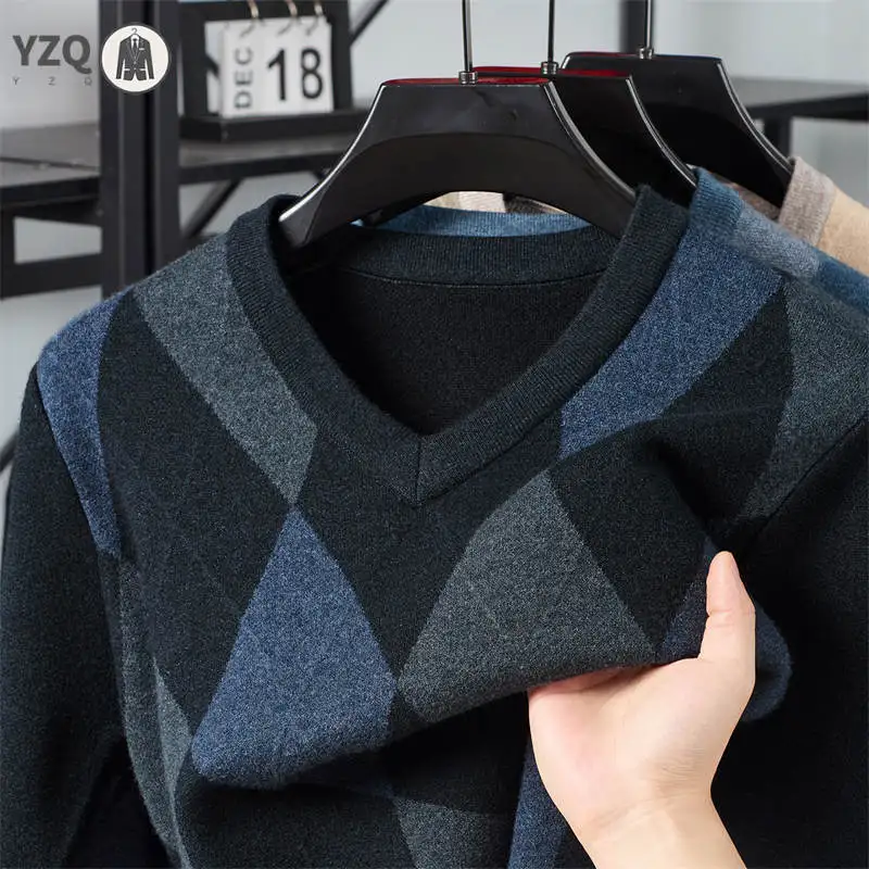 Winter Warm New Men's Plaid V-neck Long Sleeved Sweater Knitted Sweater Fashion Casual Versatile Top