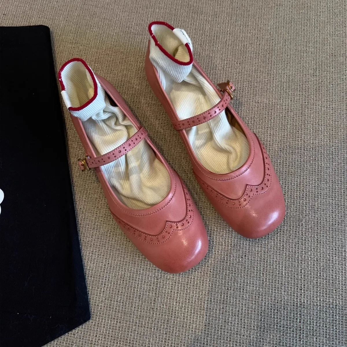 Red Flat Single Shoes One Line Buckle Strap Women's 2025 New Spring Autumn Mary Janes Evening Soft Small Leather Shoes Fashion