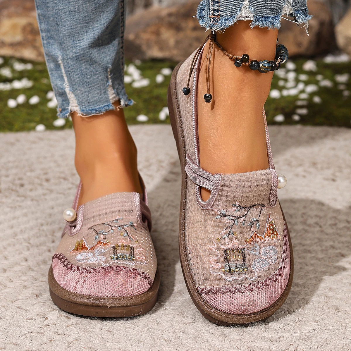 New Spring and Summer Women's Casual Sneakers, Comfortable and Breathable, Versatile Shoes for Commuting