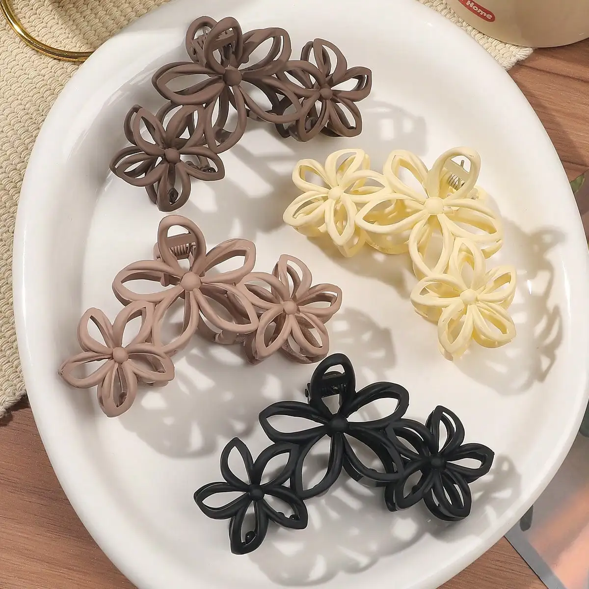 1/2/3/4Pcs Set Vintage Autumn Winter Shark Clip Headdress Brown Flower Hair Claw Clips for Women Girls Fashion Hair Accessories