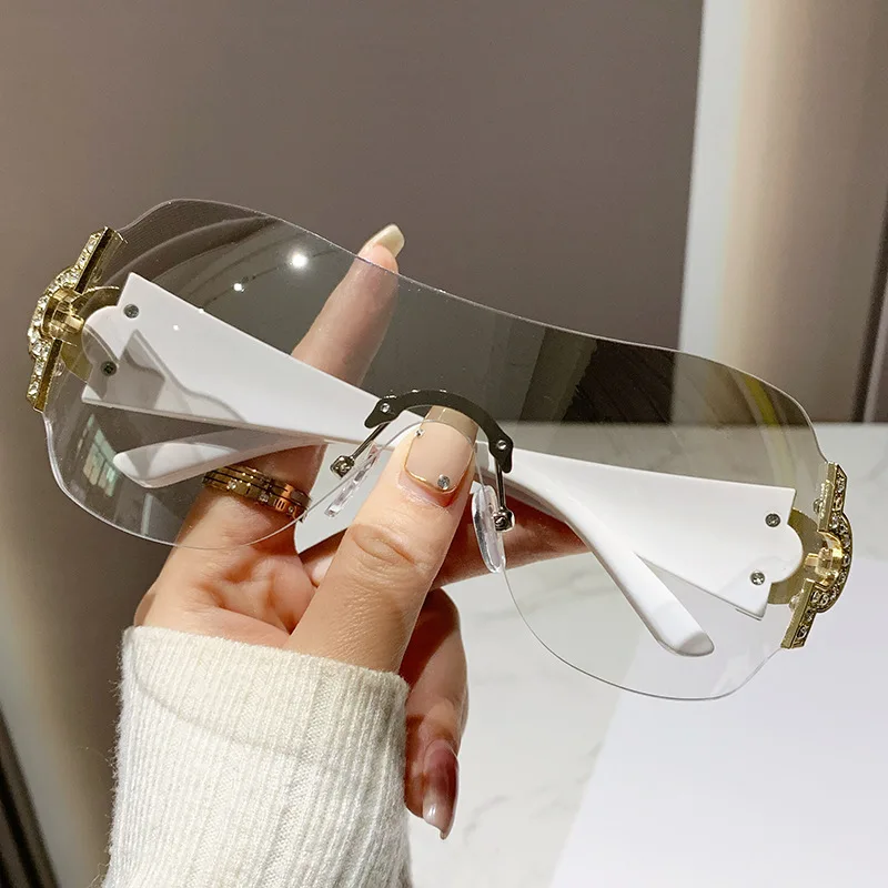 New Women Fashion Y2k Sunglasses Women's Vintage Integrated Surround Sun Glasses Lady UV Protective Eyewear UV400 Oculos De Sol