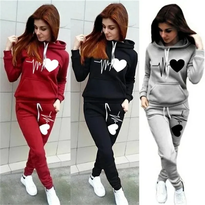Plus Size Women's Hoodie with Heart Print Sportswear Autumn/Winter Two-Piece Set: Sweatshirt and Sweatpants with Pockets