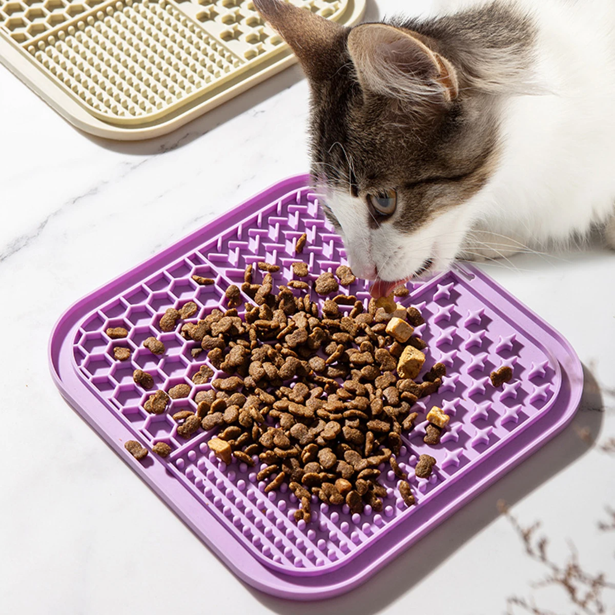1PC-Silicone pet lick mat; pet slow feed bowl pad with suction cup; lick mat to prevent choking
