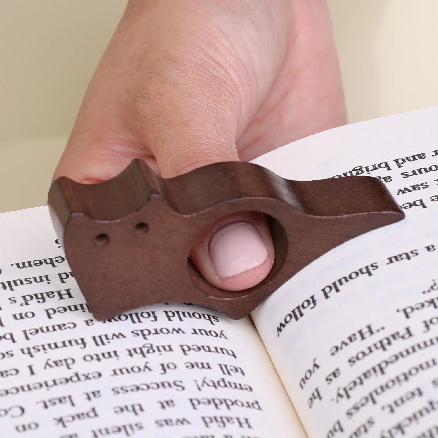 Book Page Holder Cat Shaped Book Thumb Page Holder Wooden Portable Bookmark Ring For Study College School Cookbook Bed Desk
