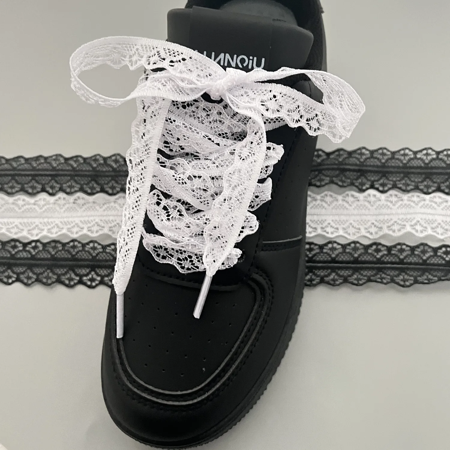 1Pair Fancy Lace Shoelaces for Women Casual Shoes Width Flat Shoelace for Sneakers Black White Shoe Laces Accessorices