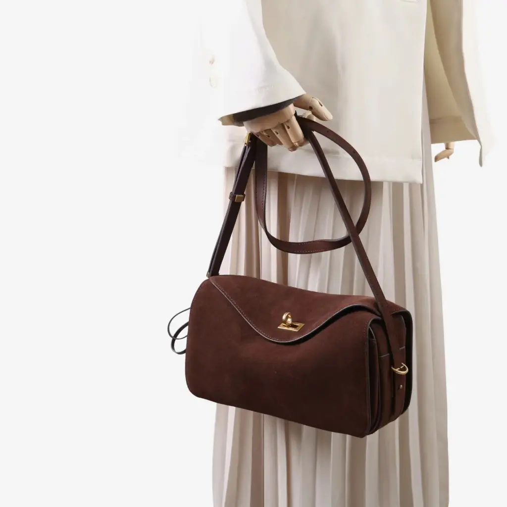 2026 Ins Chic Designer Barrel-Shaped Women Messenger Bag Leisure Suede / Cow Leather Female Crossbody Bag No Logo