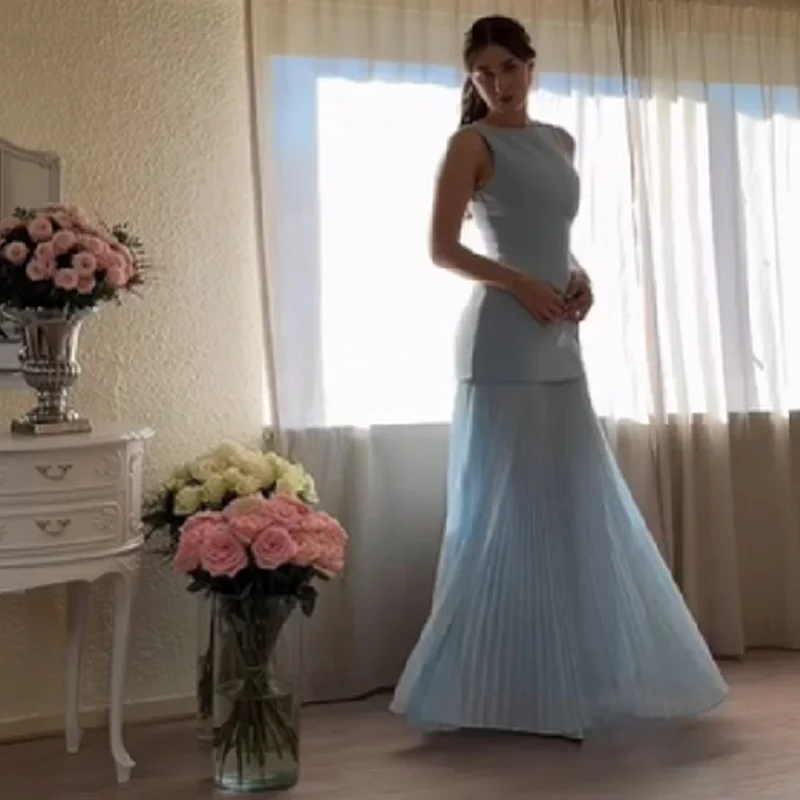 2026 Women Elegant Light Blue Maxi Dress Sleeveless High Neck Fitted Bodice Pleated Skirt Formal Bridesmaid Evening Party Skirt