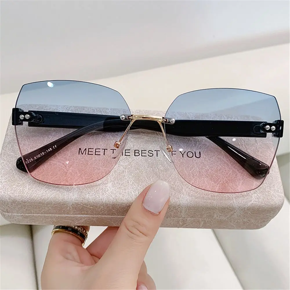 2022 New Vintage Ladies Eyeglasses Summer Women Shades Gradient Sunglasses Rimless Sunglasses Frameless Sun Glasses