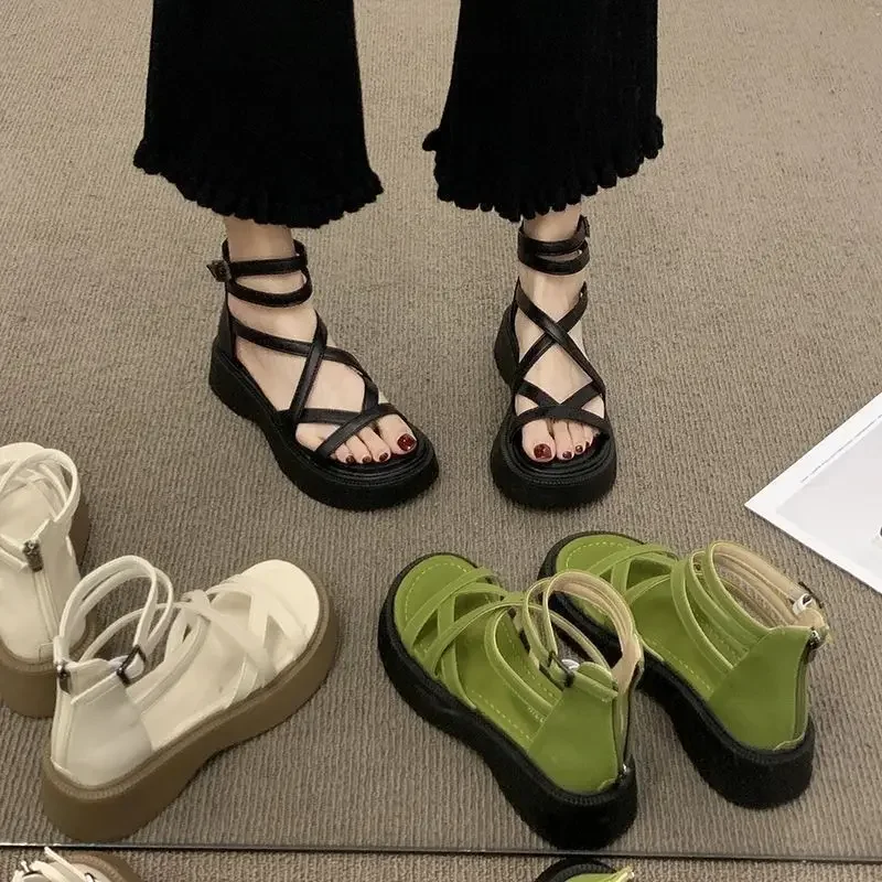 Fashionable Korean Version Women's Sandals 2024 Summer New Style Olive Green Color Versatile Popular Roman Shoes Rubber Upper