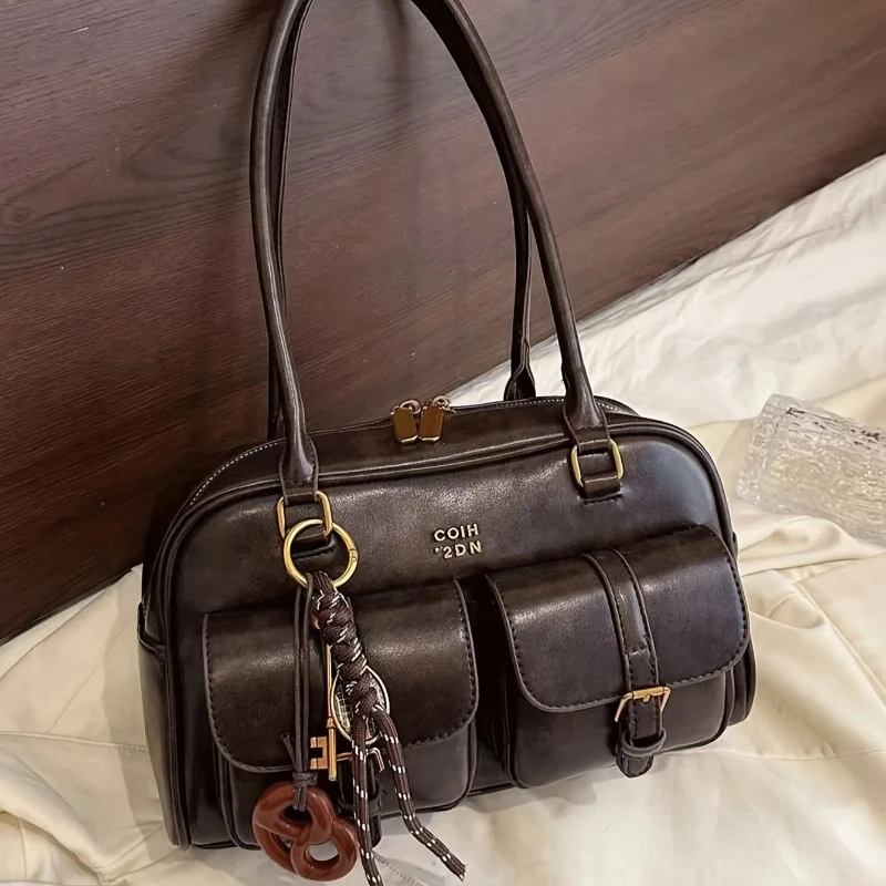 Women's Retro Solid Color Pu Leather Shoulder Bag with Multiple Pockets Large Capacity Comes with A Detachable Accessory Charm