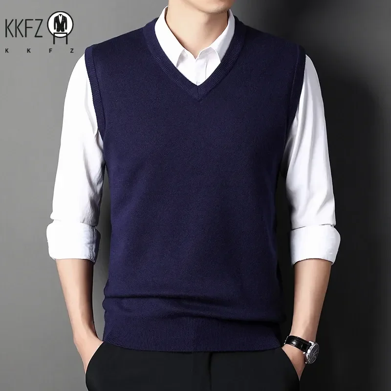 2024 Autumn Winter New Men's Solid Color V-neck Knitted Vest Casual Fashion Warm Sweater Versatile Top