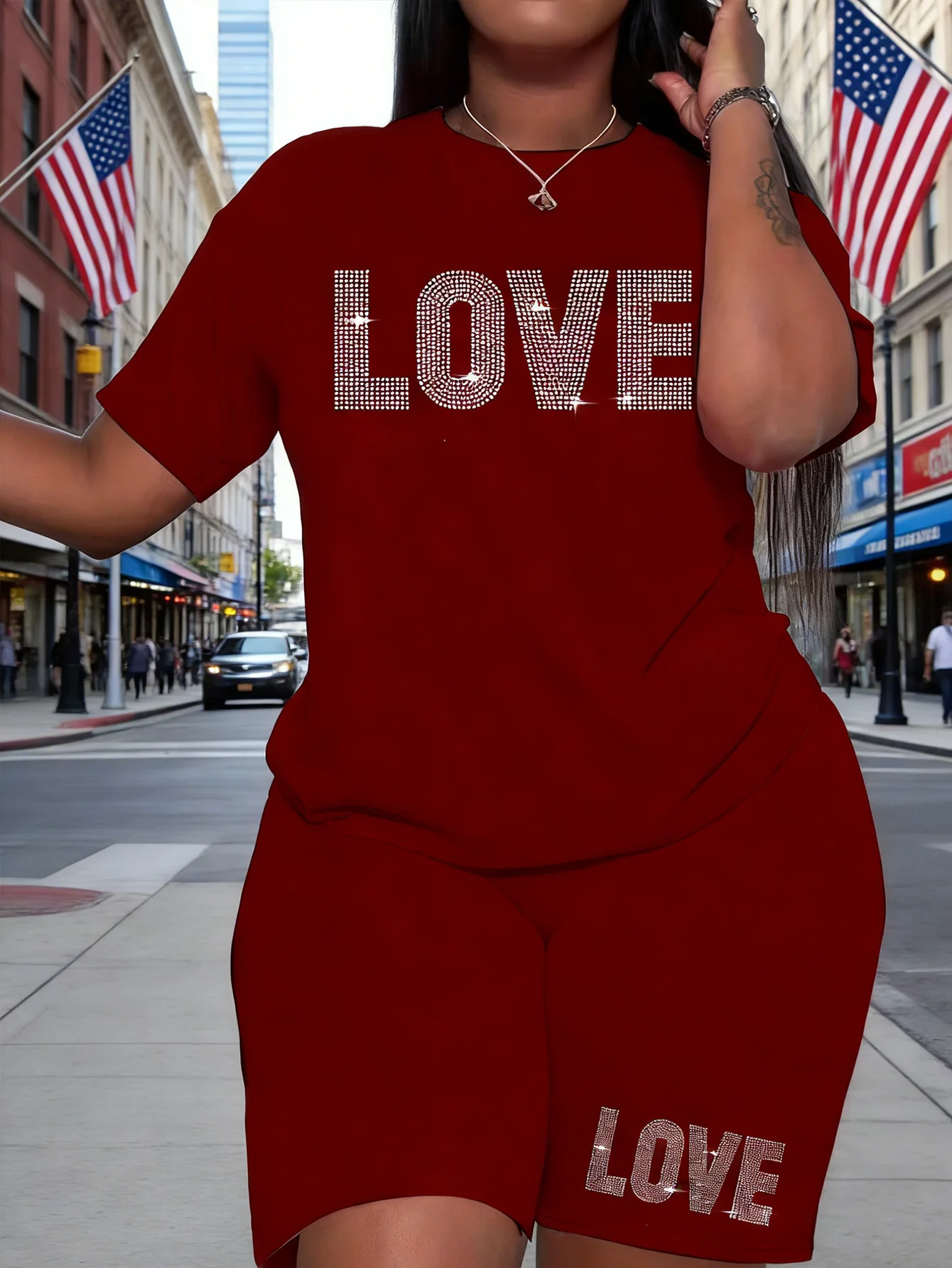 Women's oversized casual T-shirt and shorts set, with round-neck short-sleeved knitted fabric and lettered heart print, suitable