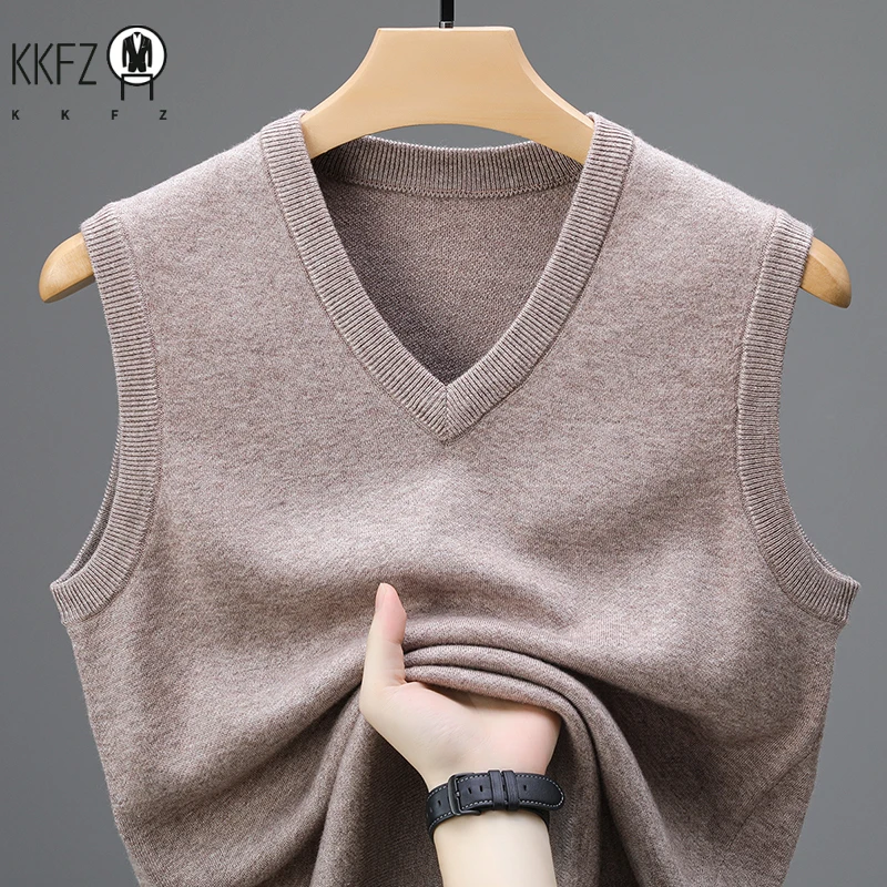 Men's 2025 Casual Sweater Vest Warm Comfortable Autumn Winter Fashion Outerwear - Fashionable Knitwear for Men