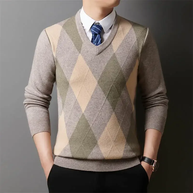 Winter Warm New Men's Plaid V-neck Long Sleeved Sweater Knitted Sweater Fashion Casual Versatile Top