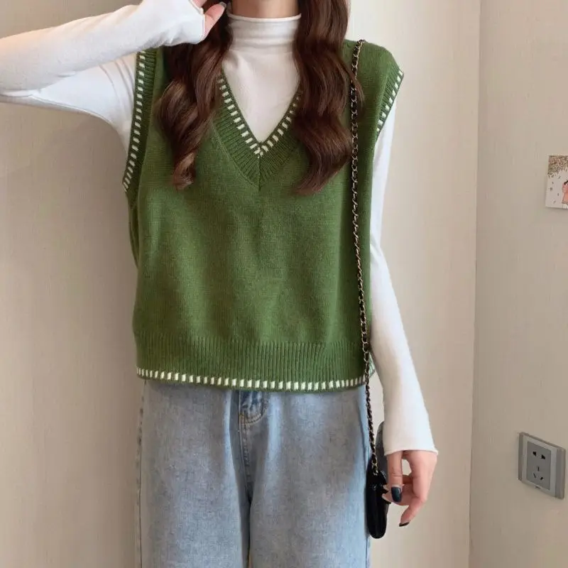 Green Women's Knitted Vest Winter 2025 Sleeveless Female Sweater Classic Fashion Clothing Crochet Clothes Y2k Pullover Waistcoat