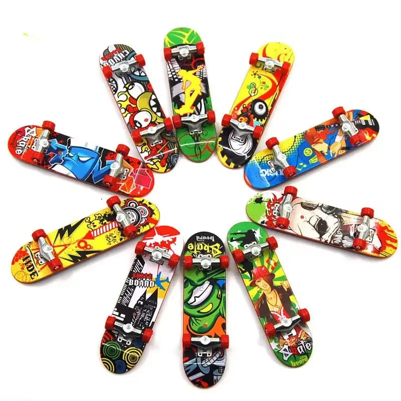 1/3/5pcs Mini Professional Skate Board Toys Cool Finger Sports Plastic Skateboards Creative Fingertip Toys for Parrots and Kids