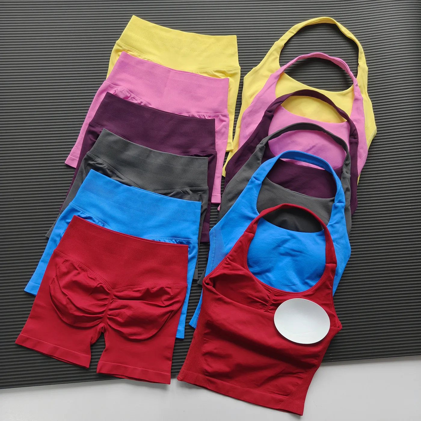 2 Pieces Women's Sports Set Backless Halter Top High Waist Seamless Stretchy Bras Shorts Suit Gym Set Workout Fitness Clothing