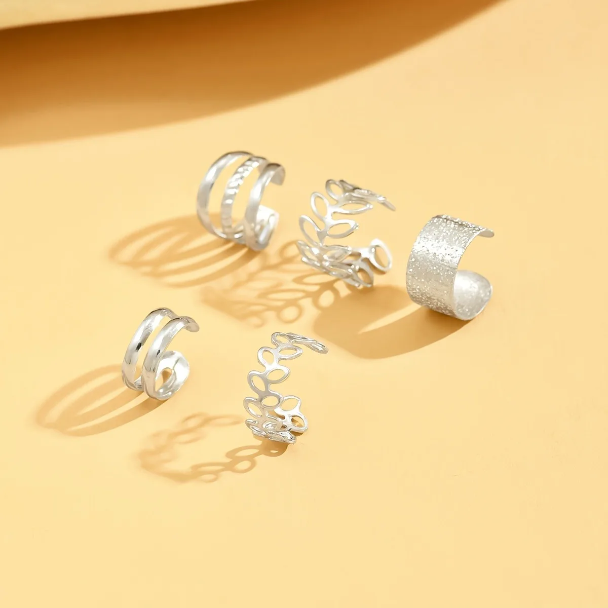 5pcs/set Trendy Elegant Design Ear Cuff Classic Elegant Style Gifts Women's No Piercing Clip silver Earrings Circle Leaf Shaped