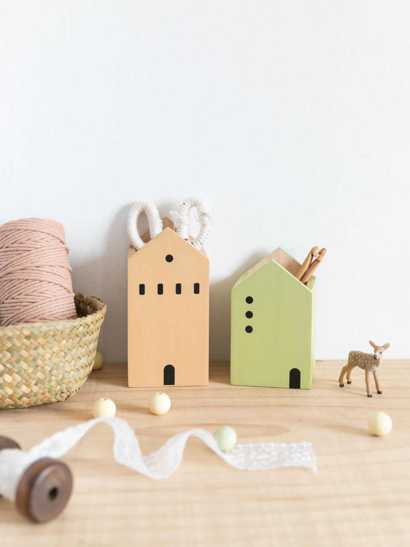 Cartoon House Wooden Pen Holder Pencil container Makeup Brush Stationery storage box Student/ Office Desktop Storage Organiser