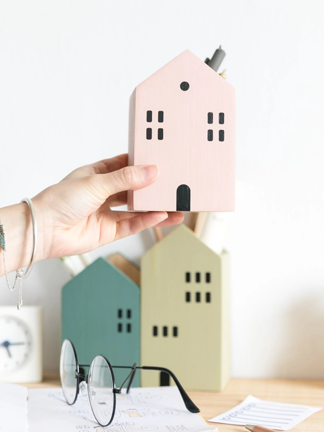 Cartoon House Wooden Pen Holder Pencil container Makeup Brush Stationery storage box Student/ Office Desktop Storage Organiser