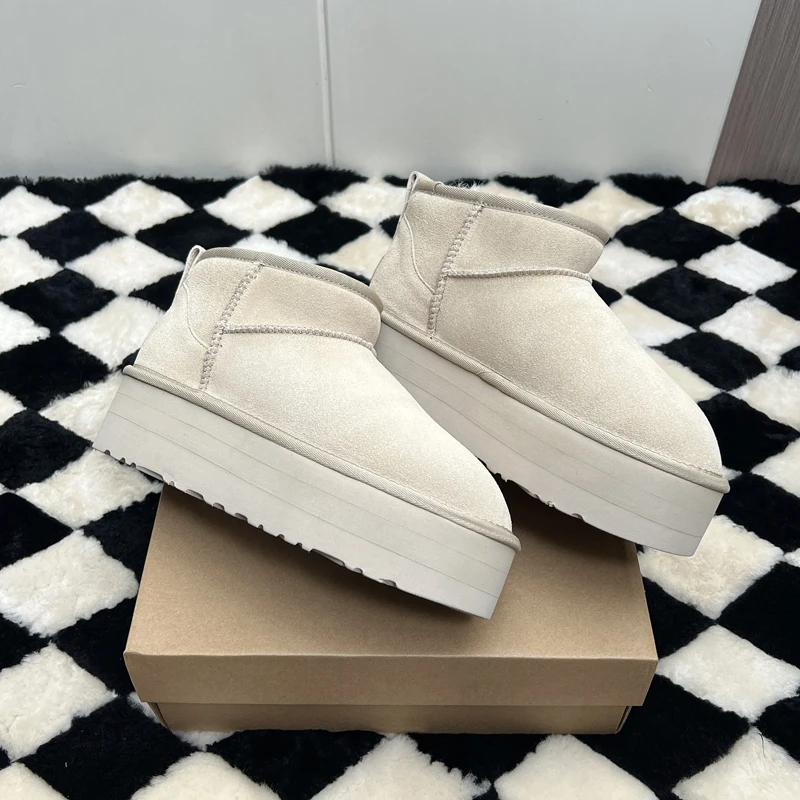 Classic 2025 Fashion Thick Bottom Three-Layer Sheepskin Fur Integrated Snow Boots Ultra Mini Size 35-40 Women