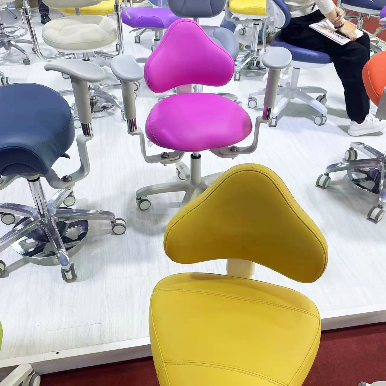 Dent Comprehensive Treatment Luxury Foot Pedal Height Adjustable Dental Laboratory Equipment Instrument Dentist chair