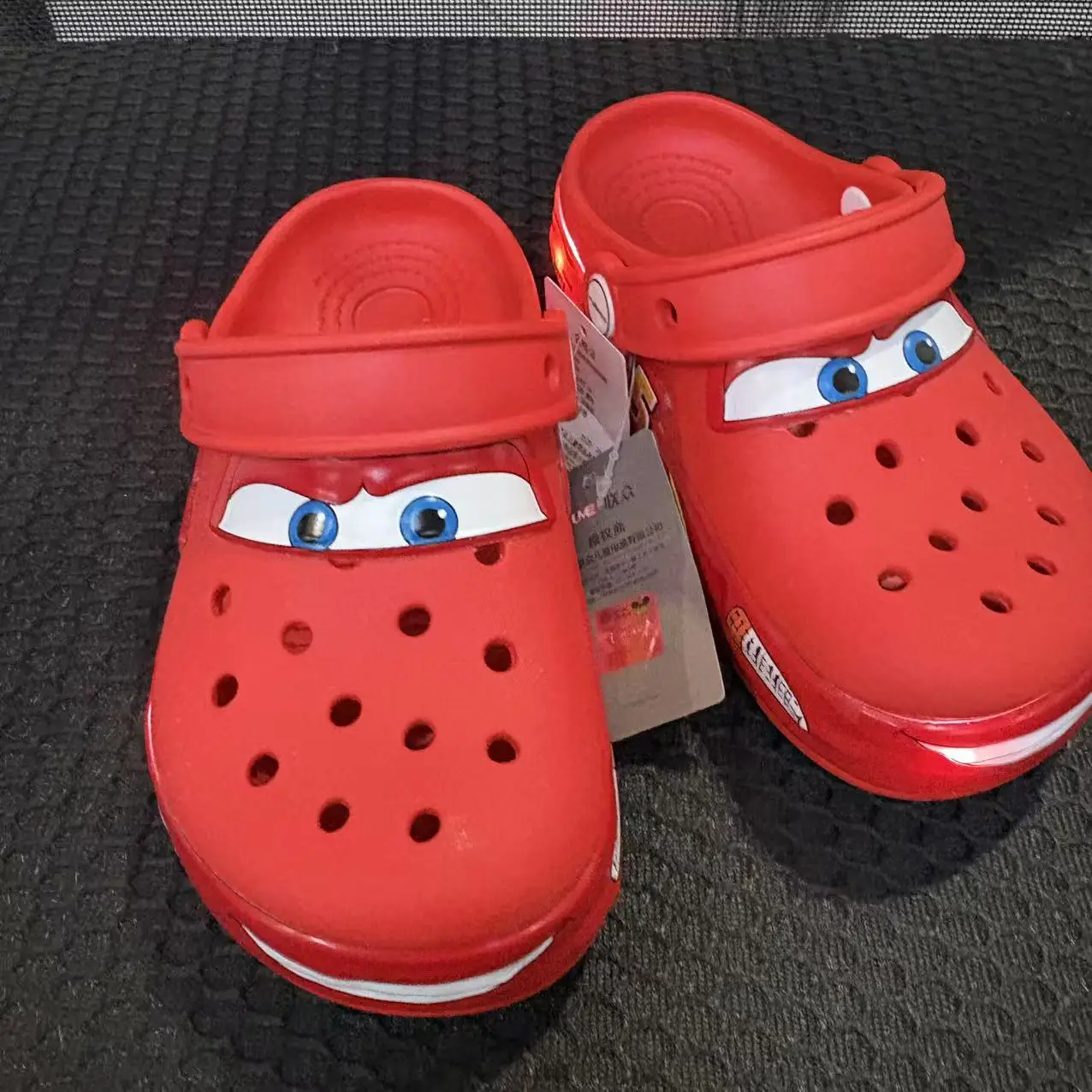 Disney Anime Cars 95 Lightning McQueen flash Cartoon Breathable Non-Slip Indoor Slippers Beach Casual EVA Shoes GiftS for kids