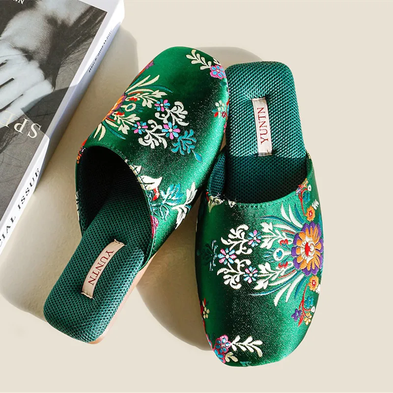 Elegant Chinese Style Embroidery Home Slippers Women High Quality Satin Flat Slippers Comfortable Non-slip Breathable Slippers