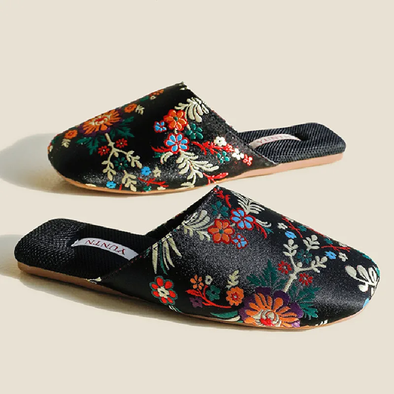 Elegant Chinese Style Embroidery Home Slippers Women High Quality Satin Flat Slippers Comfortable Non-slip Breathable Slippers