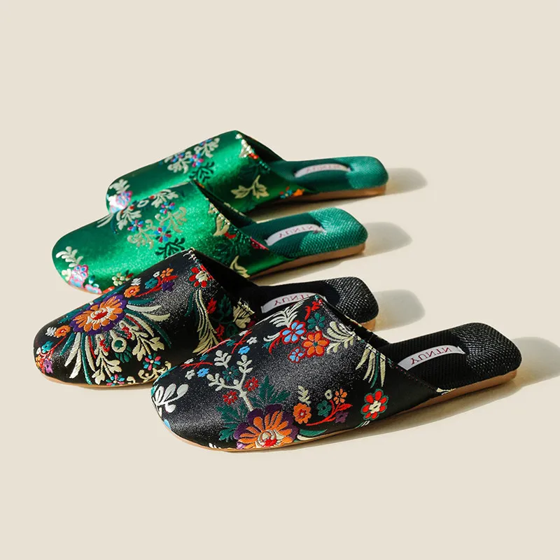 Elegant Chinese Style Embroidery Home Slippers Women High Quality Satin Flat Slippers Comfortable Non-slip Breathable Slippers