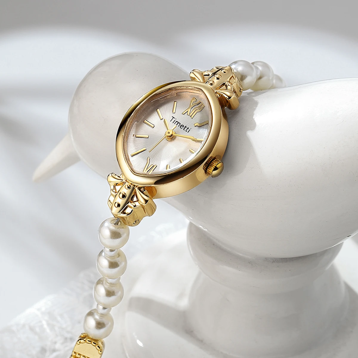Fashionable Romantic Retro Simple Quartz Movement Watch