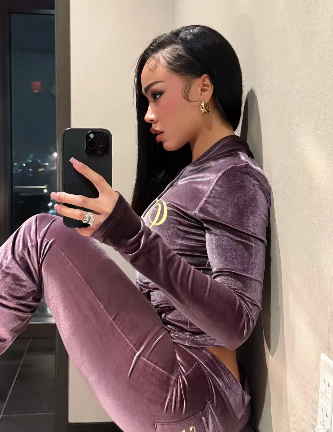 GIA New Stylish Coffee-Colored Velvet Zip-Up Hooded Jacket & Relaxed Slim-Fit Pants Comfortable Minimalist Set